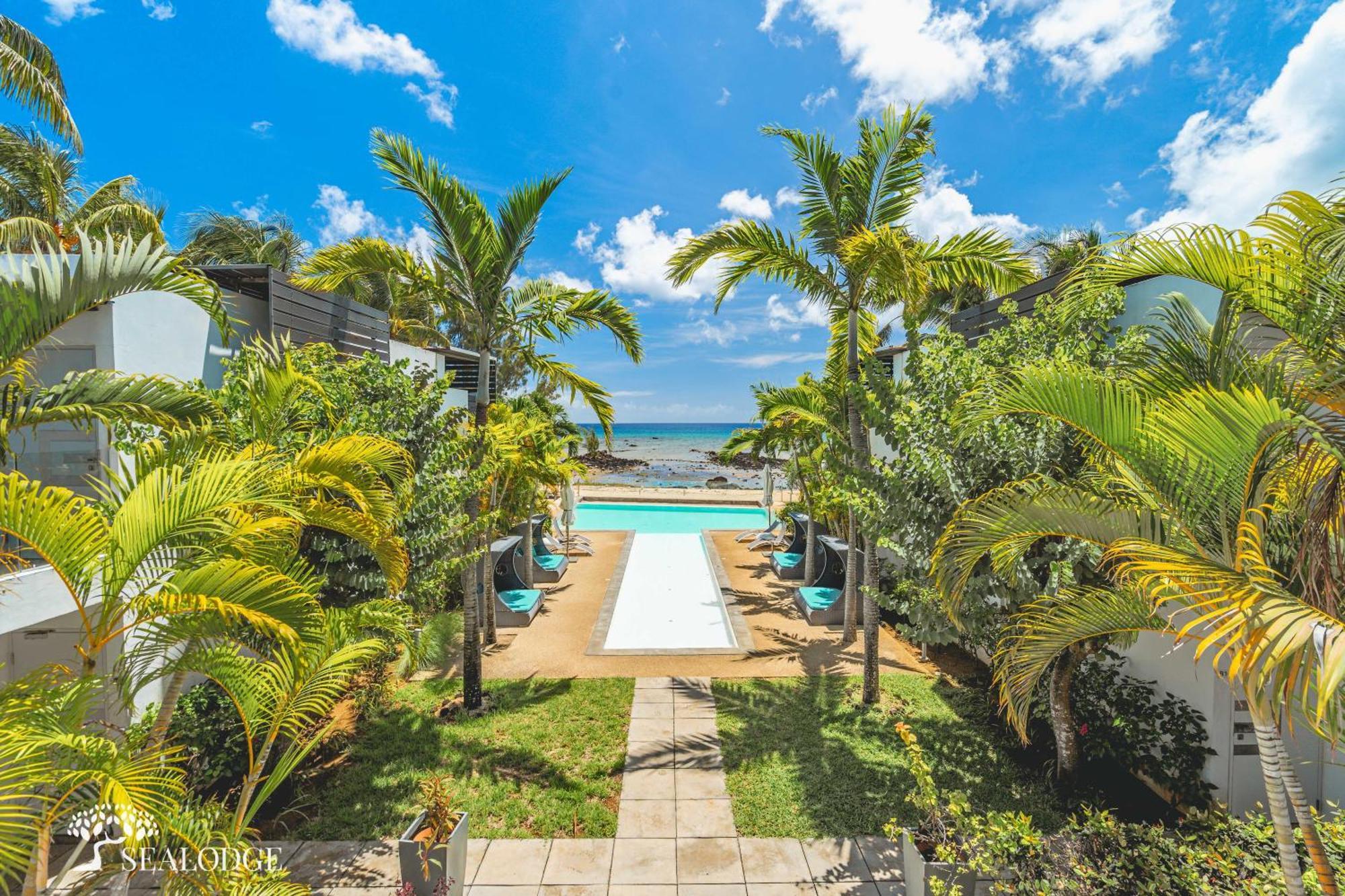 Kanope Bay - Holiday Beachfront Apartments Pointe aux Biches Exterior foto